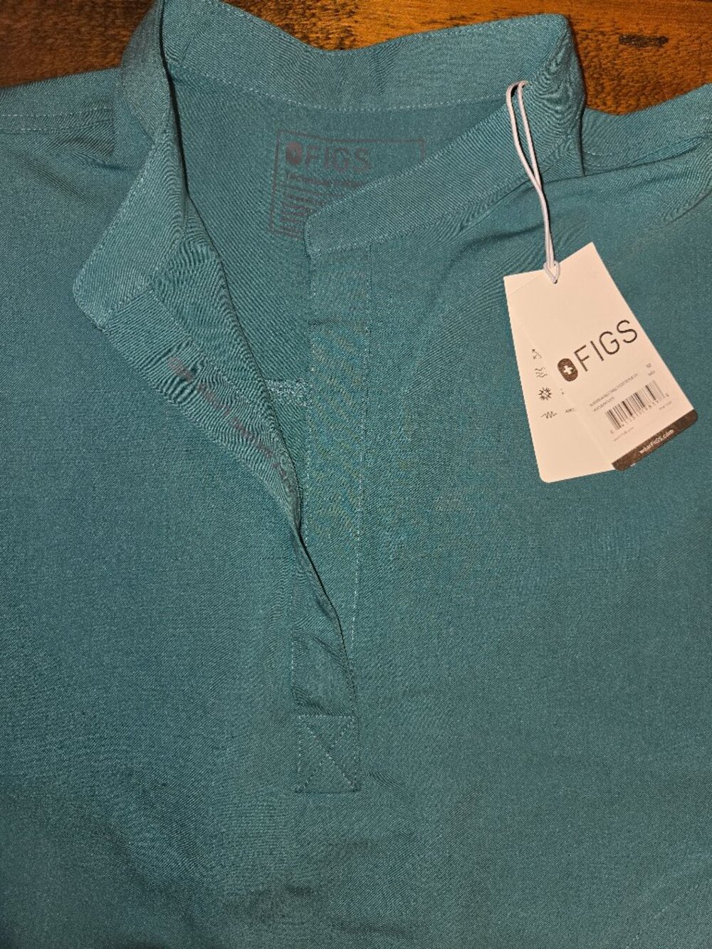 Figs Rafael womens scrub top, sz Medium, NWT, color: Cactus